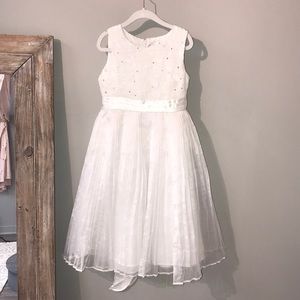 Beautiful flower girl dress 🌸